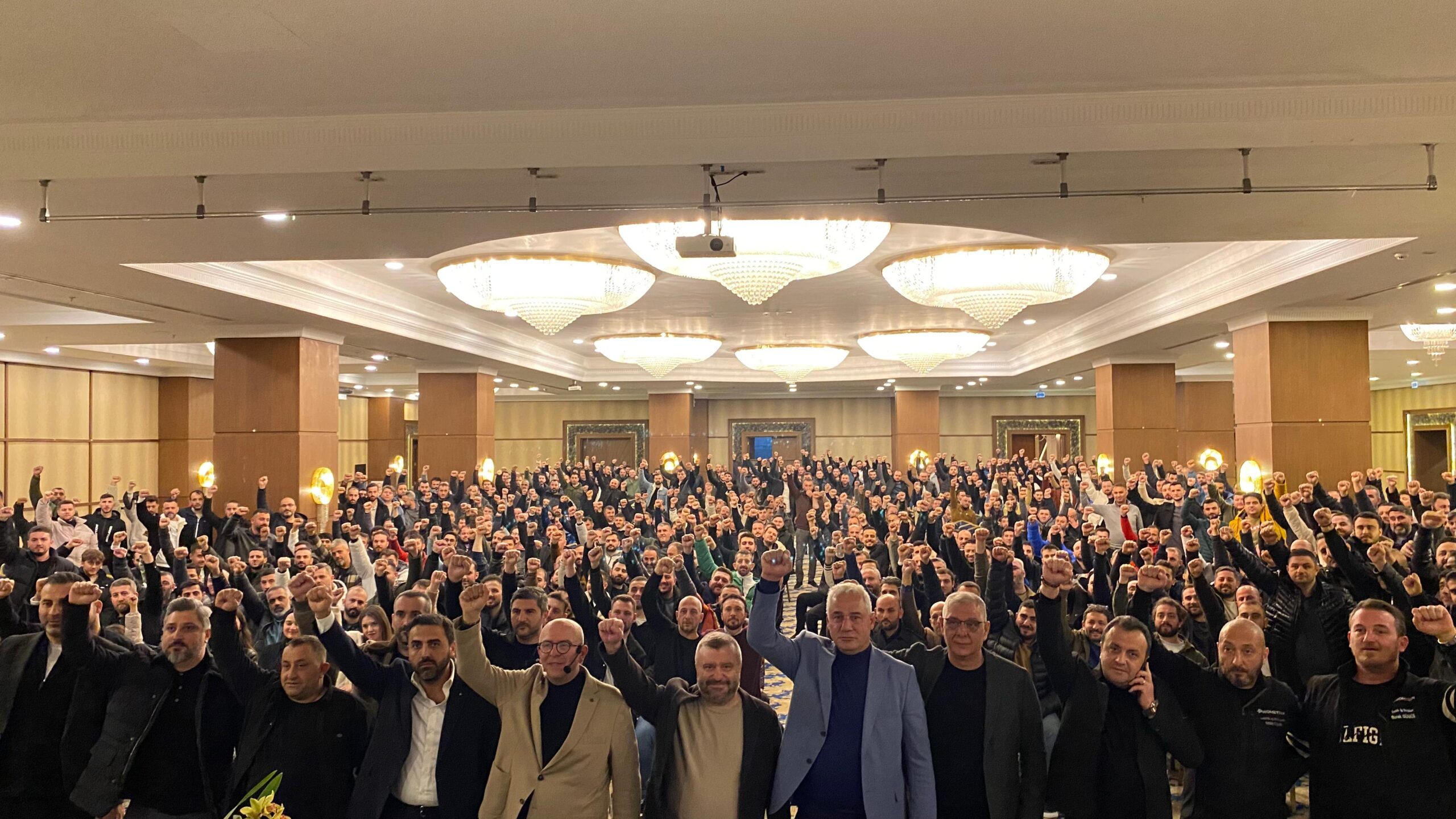 GENEL BAŞKANIMIZ ALAADDİN SARI’NIN PIRELLI VE PROMETEON İŞYERİNDEKİ ÜYELERİMİZLE BULUŞMASI